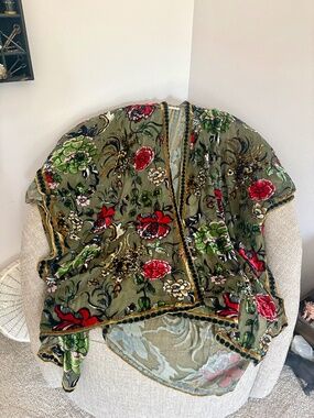 Vintage Inspired Flocked Floral Kimono